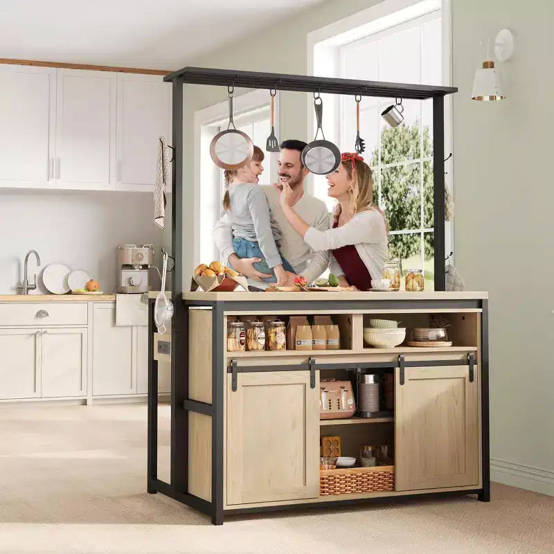 Keukeneiland, bakkersrek met schuifdeur in schuurstijl, groot keukeneiland van 42 inch met magnetronstandaard met 3 niveaus, ovenplanken, koffiebartafelset