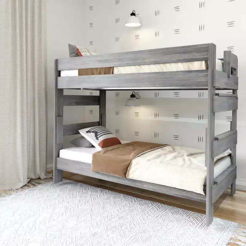 Plank+Beam tömörfa, parasztházi stílusú emeletes ágy felnőtteknek, két egyszemélyes fekvőhellyel