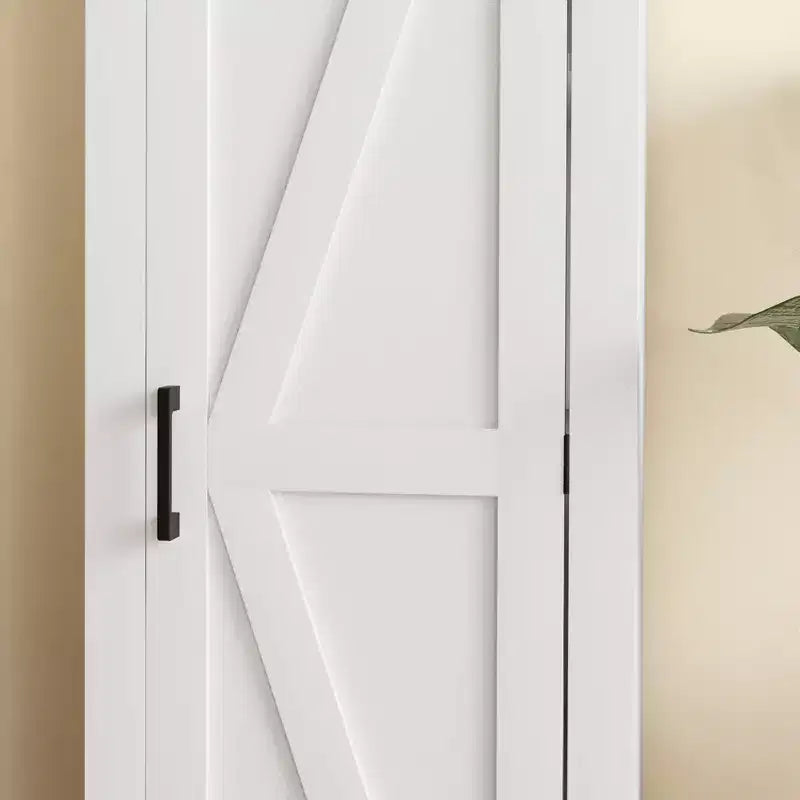 Armadio contenitore HOMCOM in stile rustico con ripiano regolabile, mobiletto decorativo con una porta tipo fienile per soggiorno, dispensa da pavimento, bianco