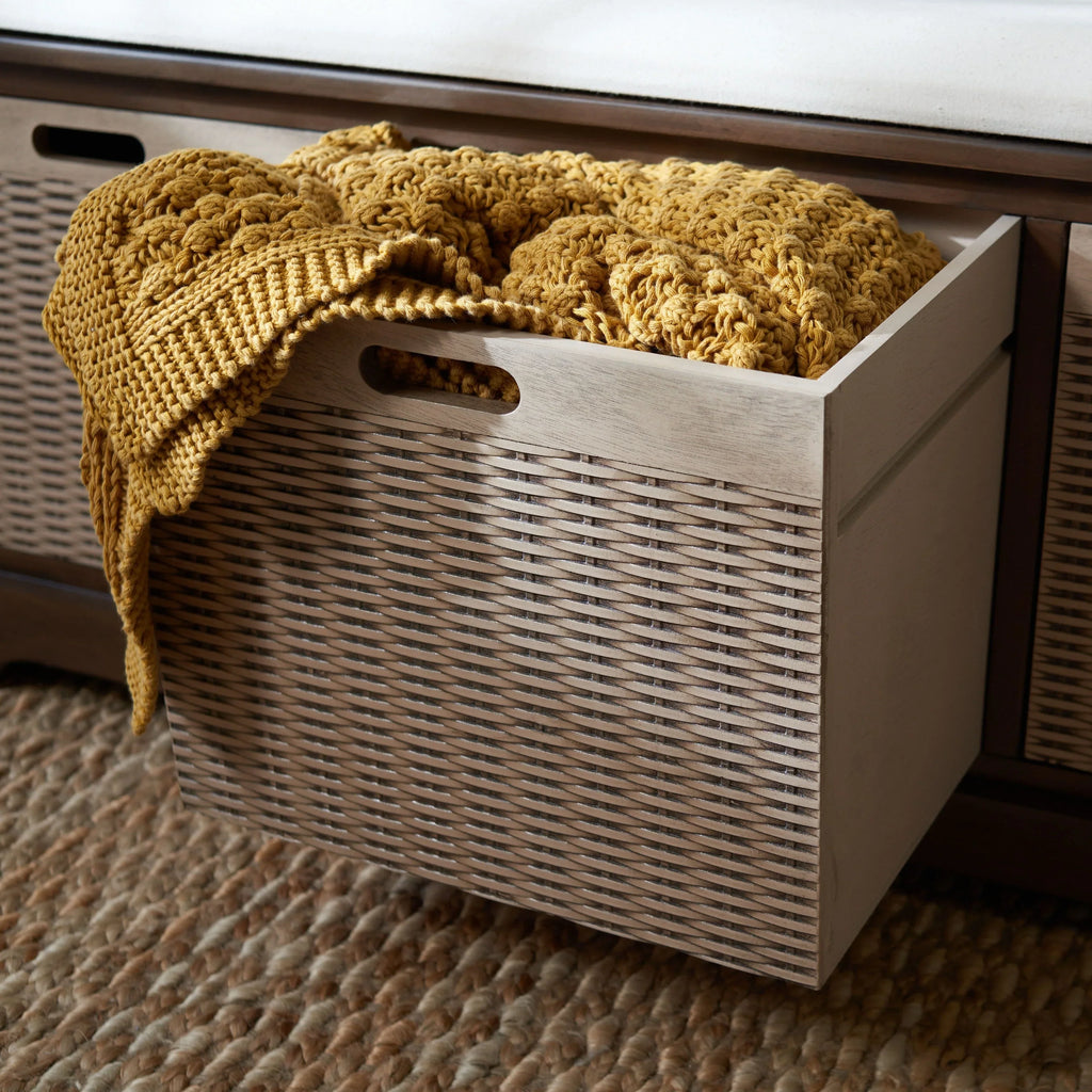 Banco de almacenamiento SAFAVIEH Fiorello con 3 cajones y cojín - 47.3 W x 15 L x 19 H - 47Wx15Dx19H