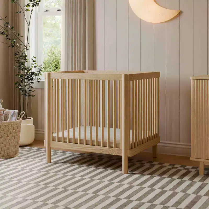 Lettino trasformabile 8-in-1 Babyletto Pogo con kit di conversione per tutte le fasi