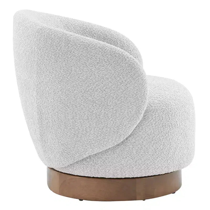Poltrona barrel girevole imbottita d'accento Spruce&Spring con base in legno