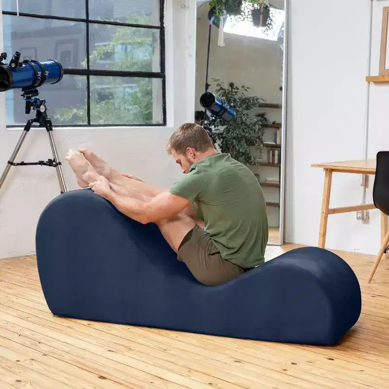 Elegancki szezlong Avana do jogi – wyprodukowano w USA – idealny do rozciągania, relaksu, ćwiczeń i nie tylko, 60D x 18W x 26H cali, jasnoszary