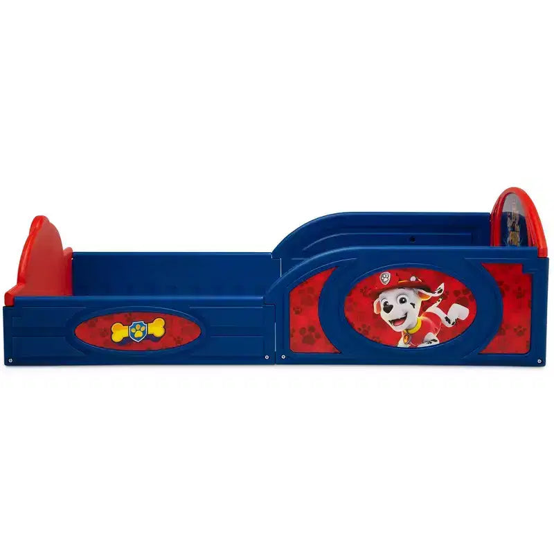 Delta Children muovinen nukkumis- ja leikkisänky taaperoille kiinnitetyillä turvalaidоilla – PAW Patrol
